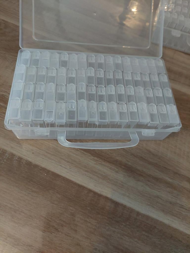 2 doosje met mini tic tac doosjes voor diamongpainting steen, Ophalen
