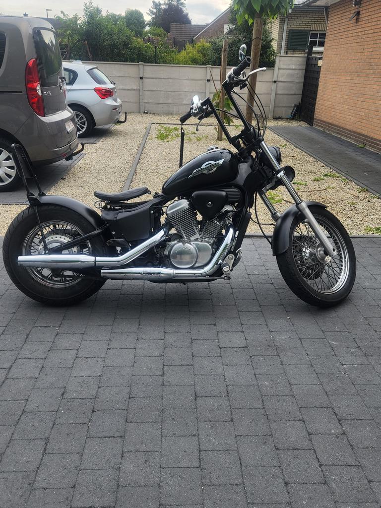Honda bobber vt600, Motos, Motos | Honda, Particulier, Chopper, 12 à 35 kW, 2 cylindres, Permis Moto A, Manuelle, Occasion, Occasion