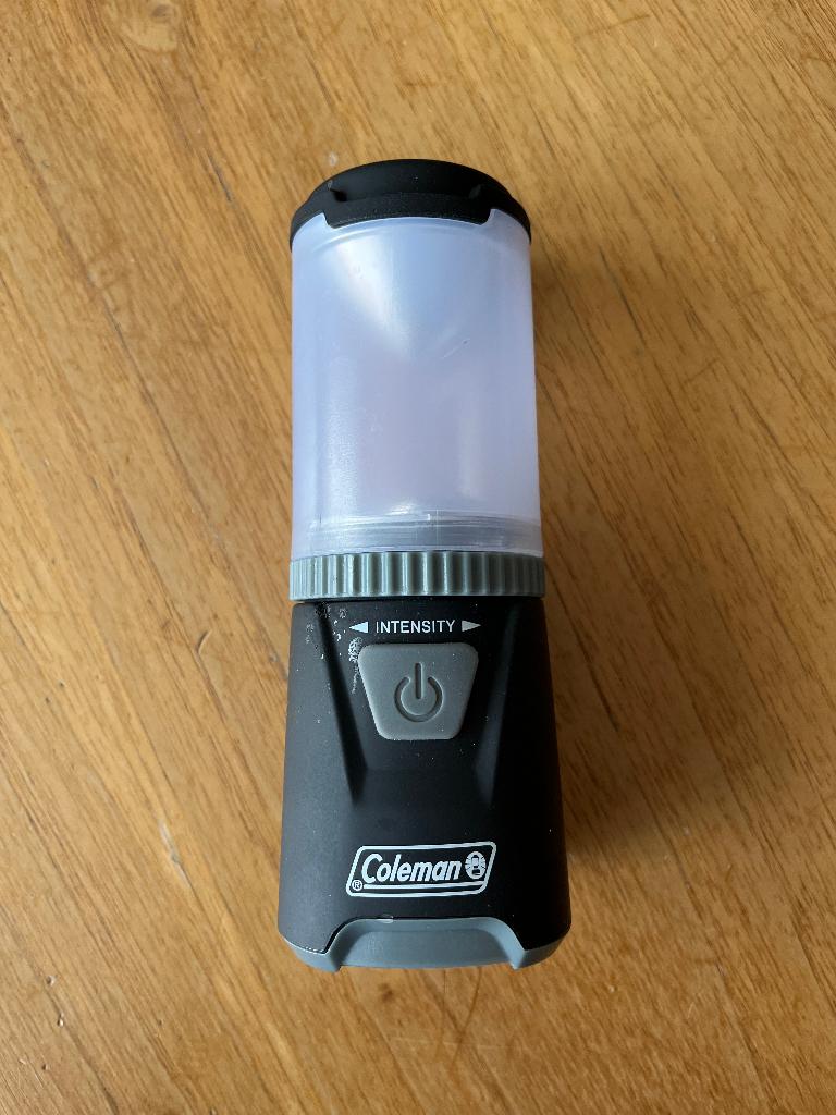 Coleman mini high tech LED lantaarn, Caravanes & Camping, Lampes de poche, Comme neuf, Batterie, Enlèvement ou Envoi