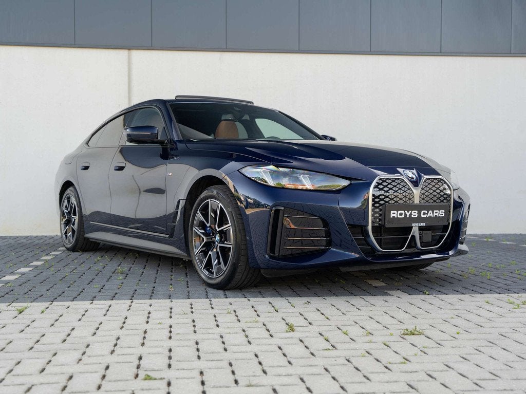 BMW i4 i4 eDrive35 Facelift M-Sport/Pano/Camera/ACC/Zetel, Auto's, BMW, Achterwielaandrijving, Beige, Blauw, Leder