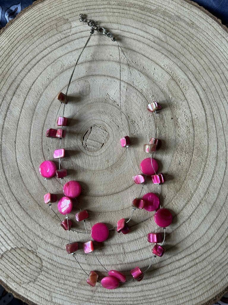 Collier avec perles roses, Handtassen en Accessoires, Kettingen, Ophalen, Zo goed als nieuw, Roze