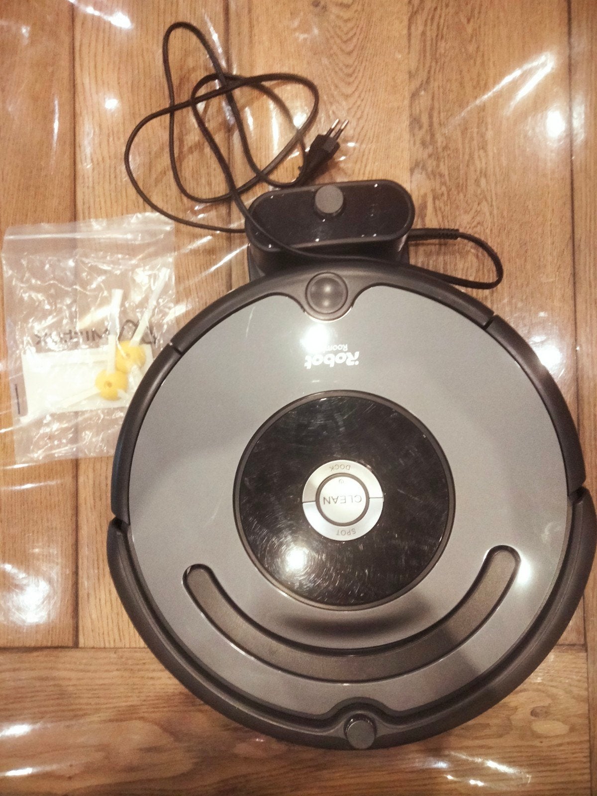 Aspirateur robot iRobot Roomba 606 - État comme neuf, Electroménager, Enlèvement ou Envoi, Station de charge, Aspirateur robot