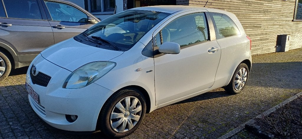 Toyota Yaris 1.4d 3 portes, Autos, Achat, 1145 kg, Particulier, 4 cylindres