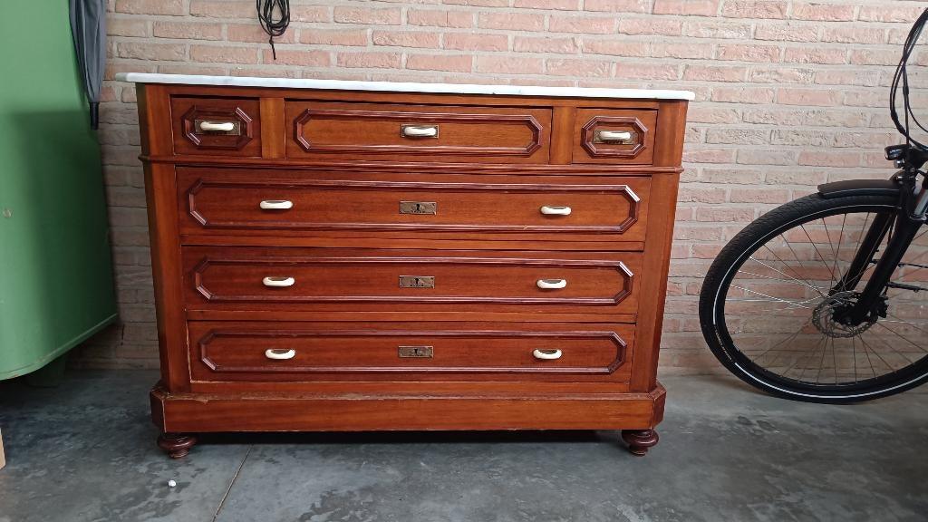 Antieken kast met marmeren blad, Ophalen