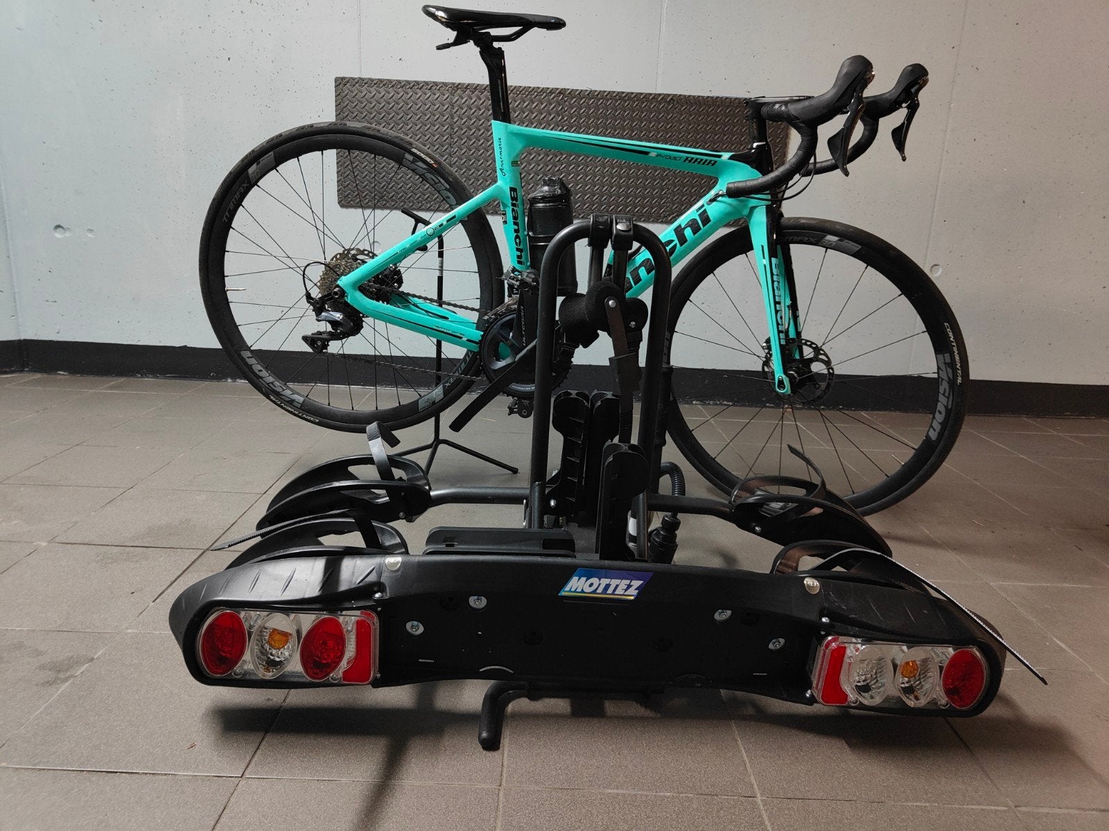 Vélo de route Bianchi Marial E 53, Vélos & Vélomoteurs, Autres marques, 47 à 51 cm, 50 km par batterie ou plus, Comme neuf