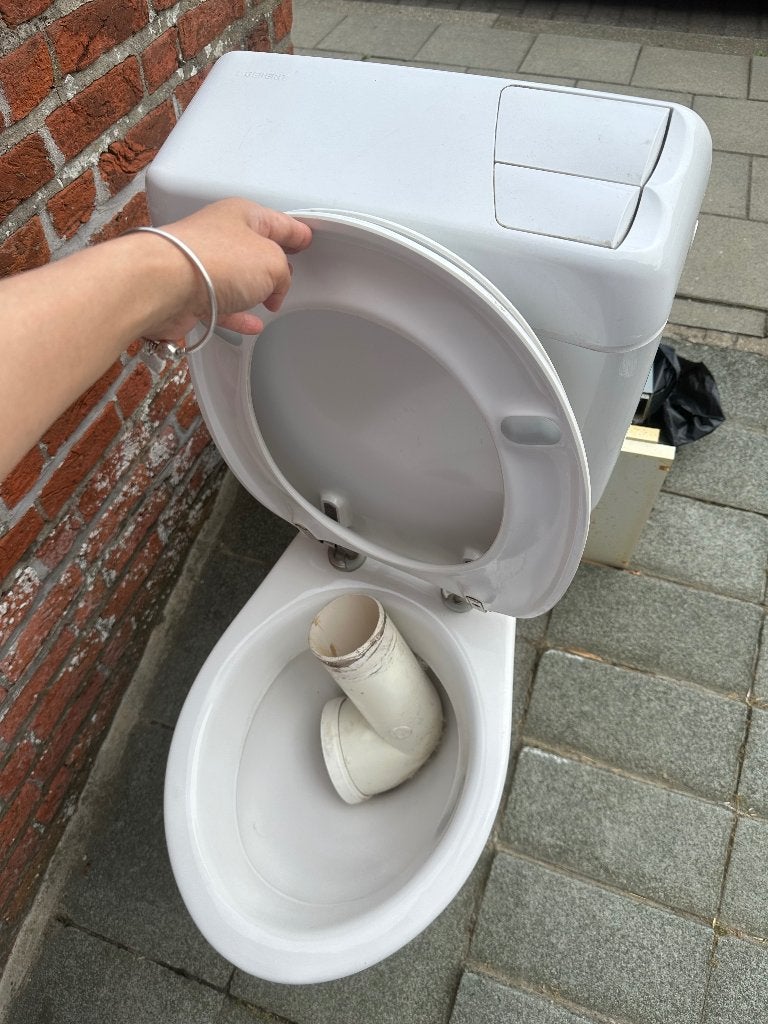 Deux toilettes, Bricolage & Construction, Sanitaire, Enlèvement, Utilisé, Toilettes