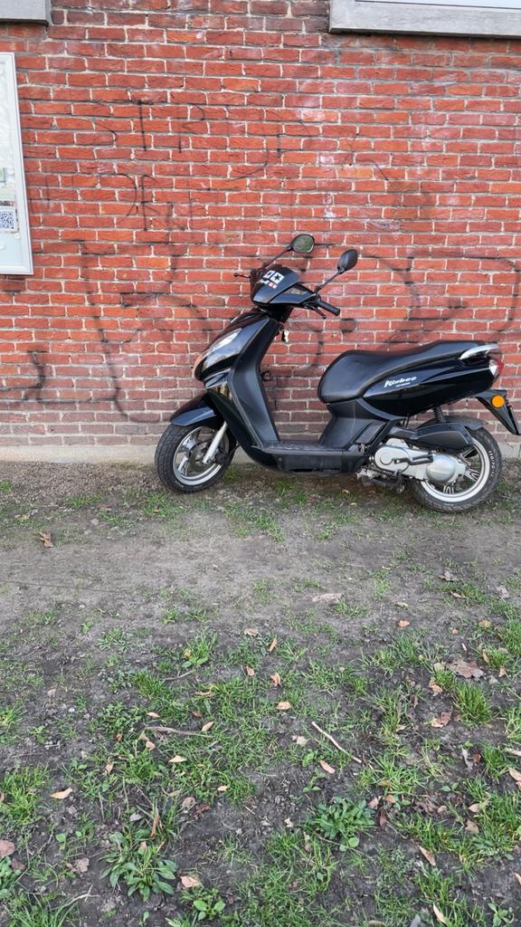 Peugeot kisbee 2018, Fietsen en Brommers, Ophalen, Zo goed als nieuw