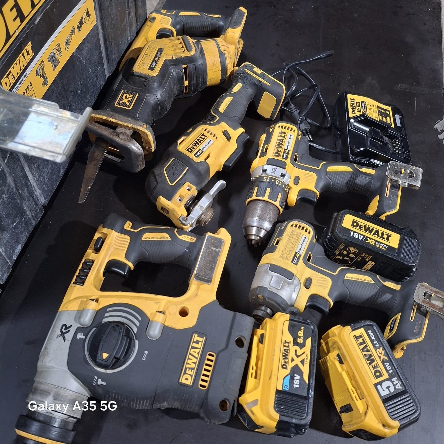 DEWALT combo, 5 gereedschappen, 3 batterijen, oplader, Ophalen of Verzenden