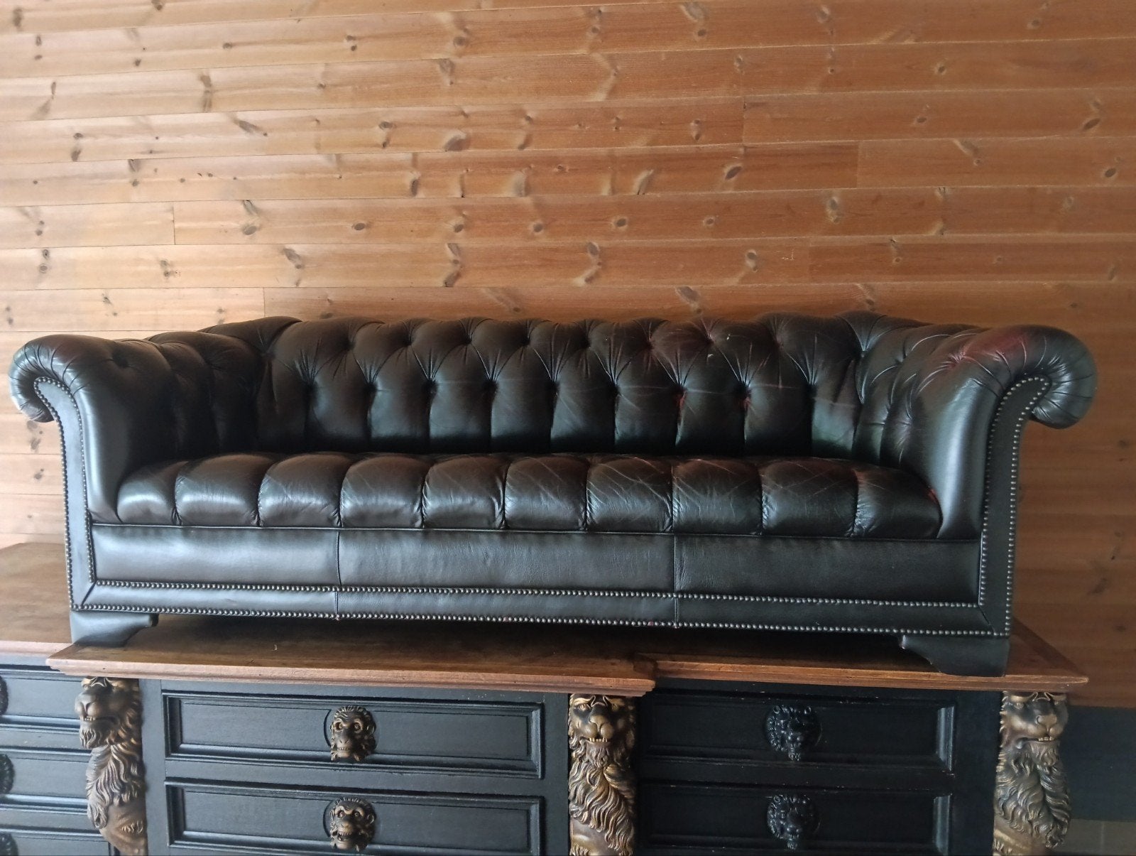 Chesterfield sofa, Ophalen