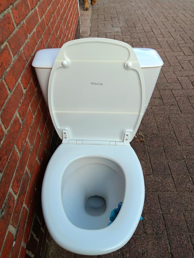 WC GRATIS!, Ophalen