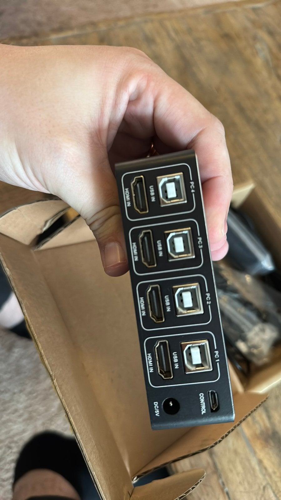 Kvm switch, Computers en Software, Netwerk switches, Ophalen, Zo goed als nieuw