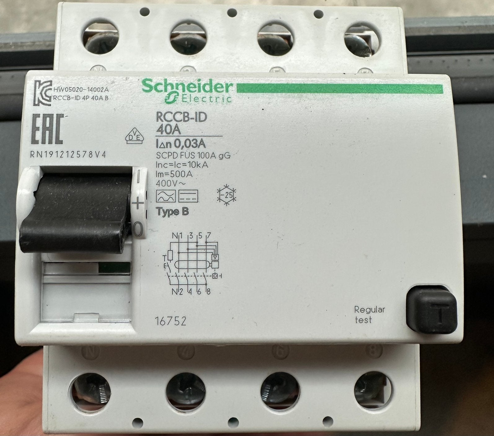 Schneider differentieel type B 30mA 40A, Bricolage & Construction, Électricité & Câbles, Envoi, Utilisé, Schneider Electric, Interrupteur différentiel