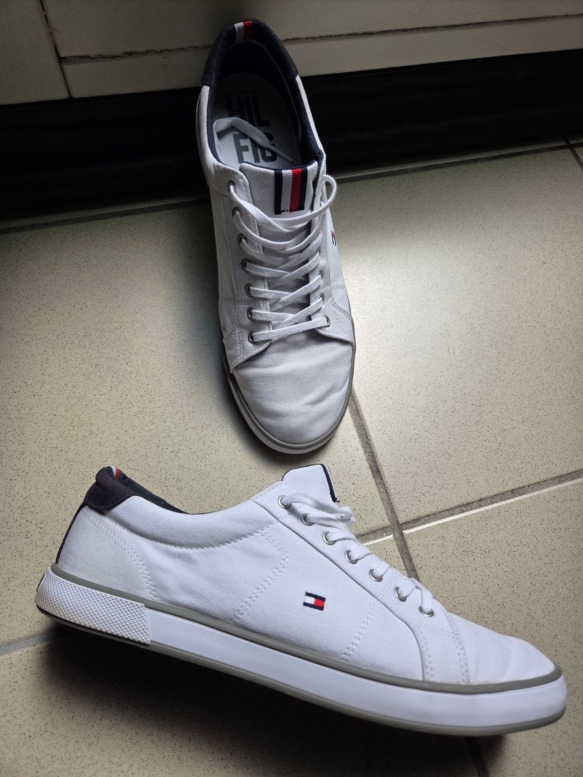 Tommy Hilfiger – Baskets blanches homme, Vêtements | Hommes, Chaussures, Enlèvement, Baskets