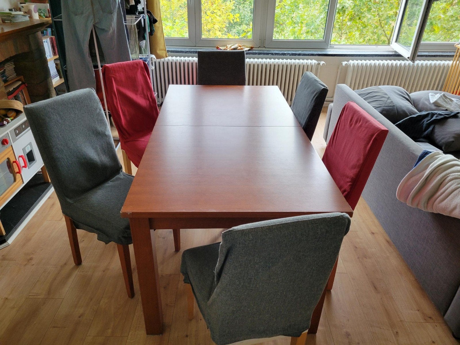 GRATUIT table avec allonge et 6 chaises déhoussables, Maison & Meubles, Enlèvement, Utilisé, 4 à 6 chaises