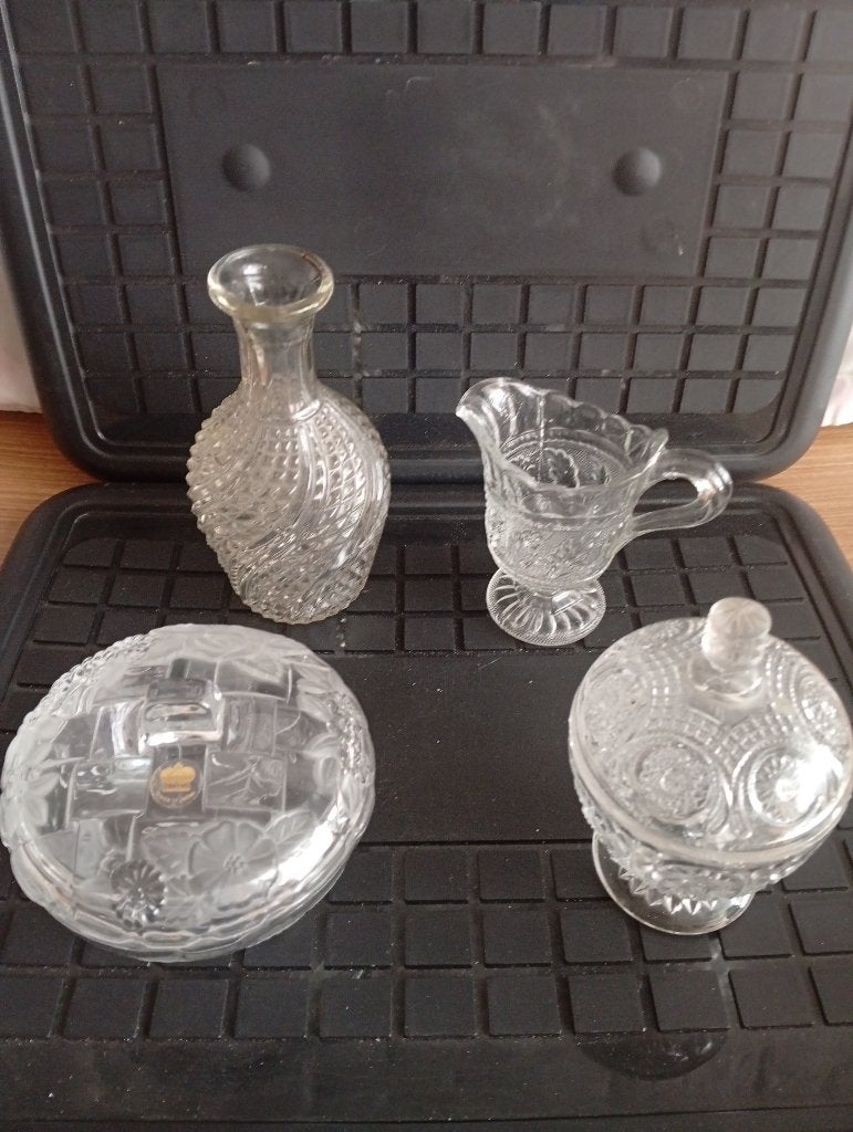 Verrerie Ancienne & Cristal Taillé –  Collection US & Japon, Enlèvement
