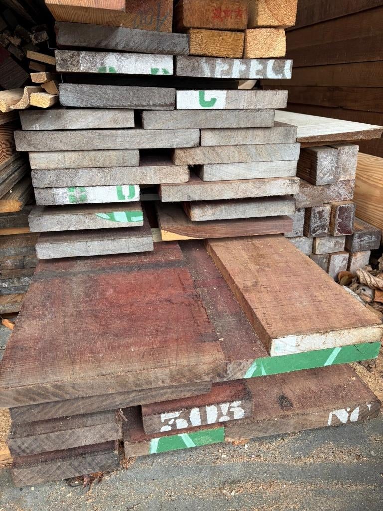Padoek (padouk) planken, 1e keus, mooie breedtes, Doe-het-zelf en Bouw, Hout en Planken, Nieuw, Plank, Overige houtsoorten, 250 tot 300 cm