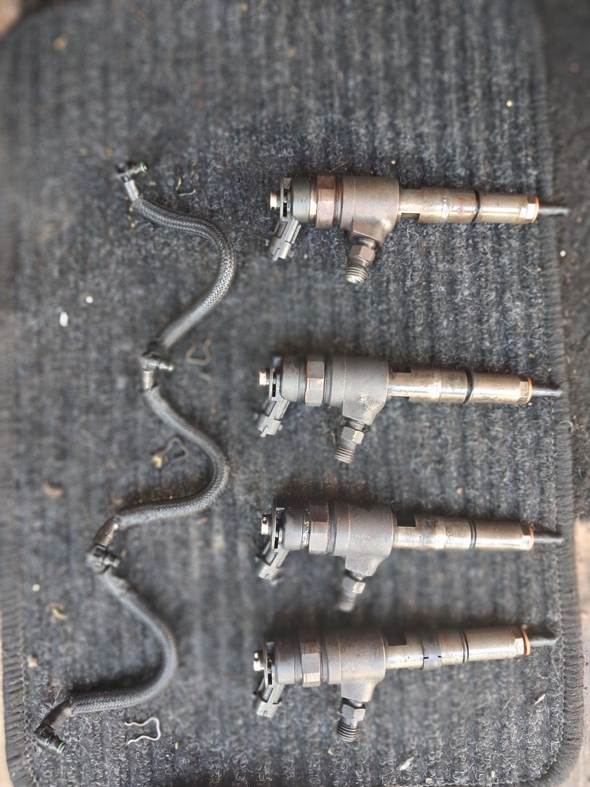 4 injecteurs bosch 1.4 hdi 70 ch moteur 8HZ DV4TD, Peugeot