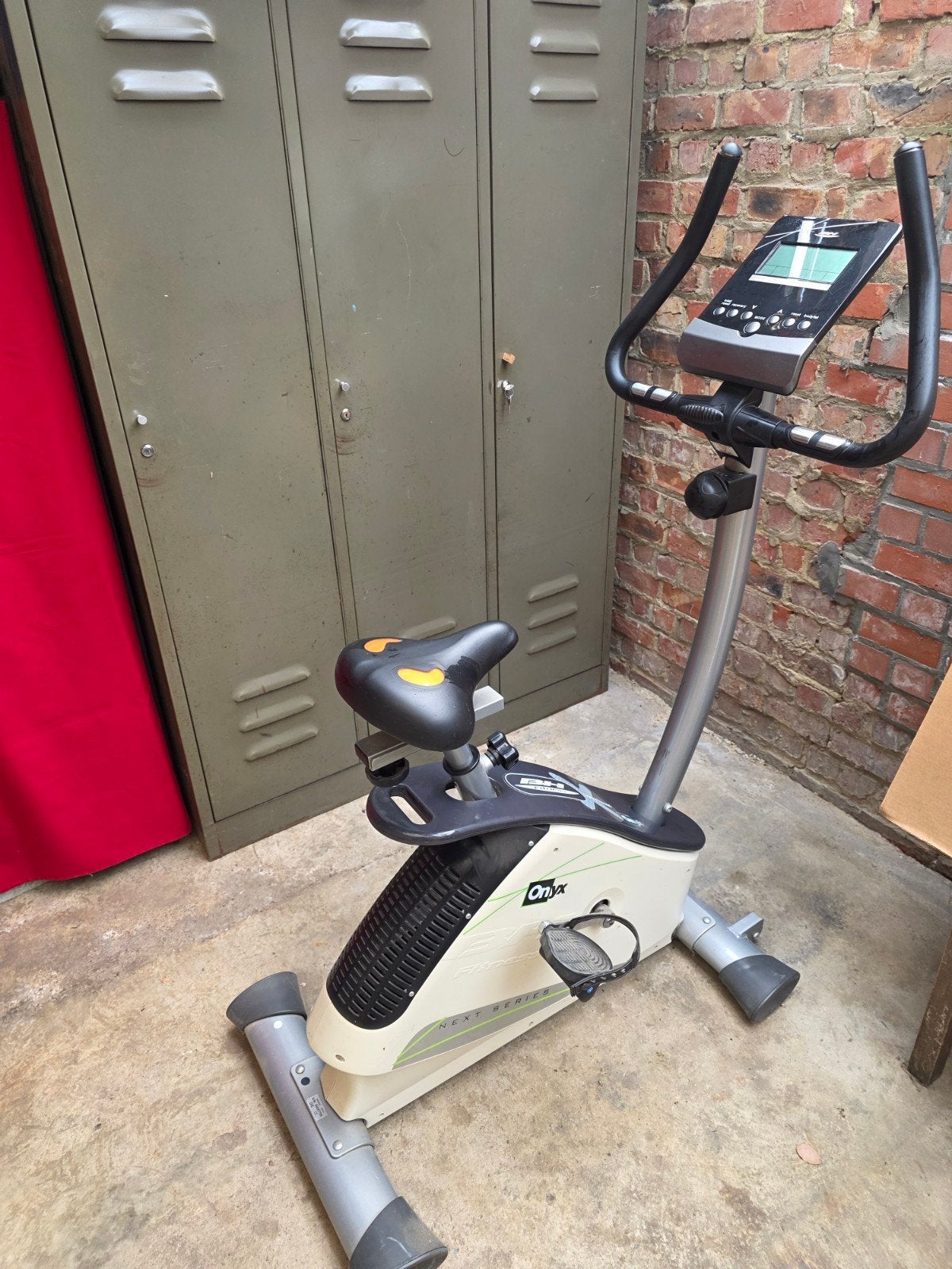 Vélo d'appartement BH Fitness Onyx Program - Très bon état, Ophalen, Gebruikt, Benen, Hometrainer