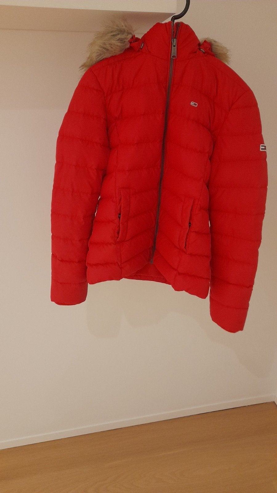 Tommy Jeans winter jas, Rouge, Enlèvement ou Envoi, Comme neuf, Taille 48/50 (M)