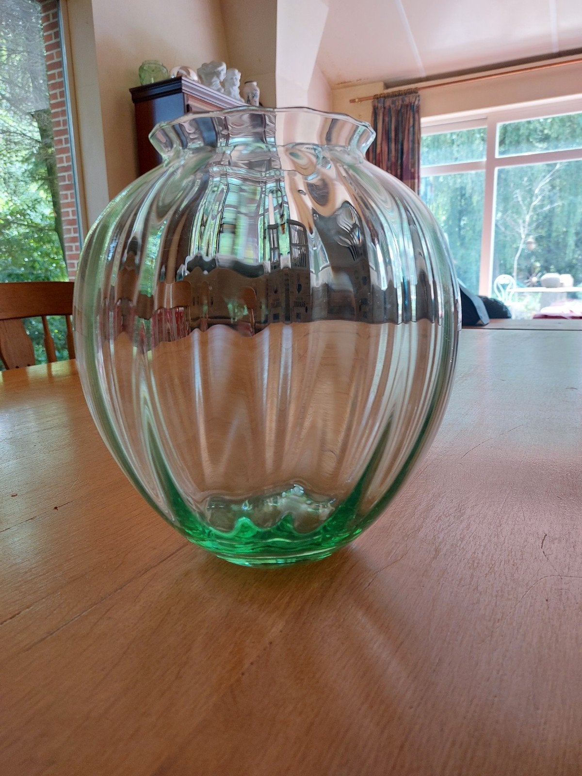 Glaskunst vaas/antiek/helder glas met klavergroen, Huis en Inrichting, Woonaccessoires | Vazen, Glas, Ophalen