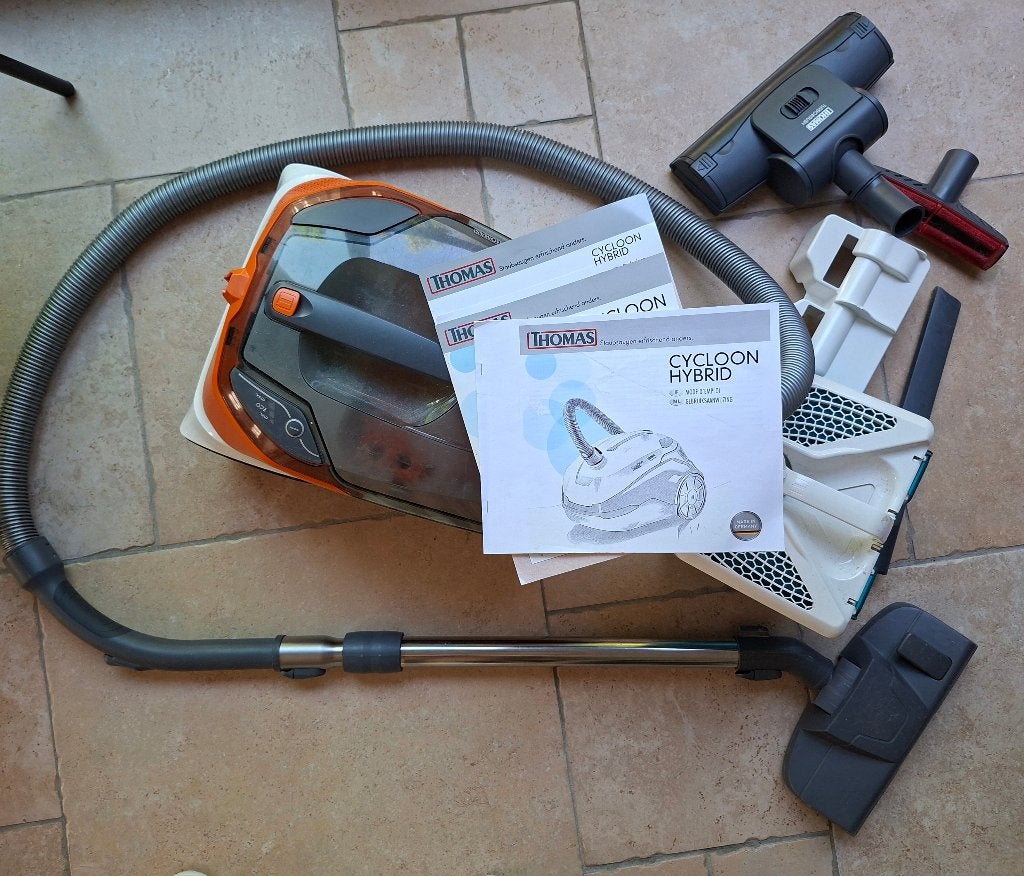 Aspirateur traineau sans sac Thomas Cycloon Hybrid, Electroménager, 1600 à 2000 watts, Réservoir, Puissance d'aspiration réglable