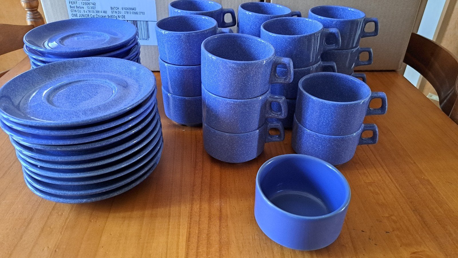 lot de 20 tasses avec sous tassas et sucrier, Maison & Meubles, Cuisine | Vaisselle, Enlèvement