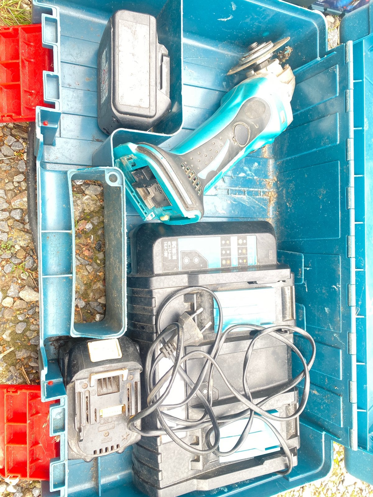 Meuleuse Makita + chargeur + 2 bat, Bricolage & Construction, Enlèvement ou Envoi, Comme neuf