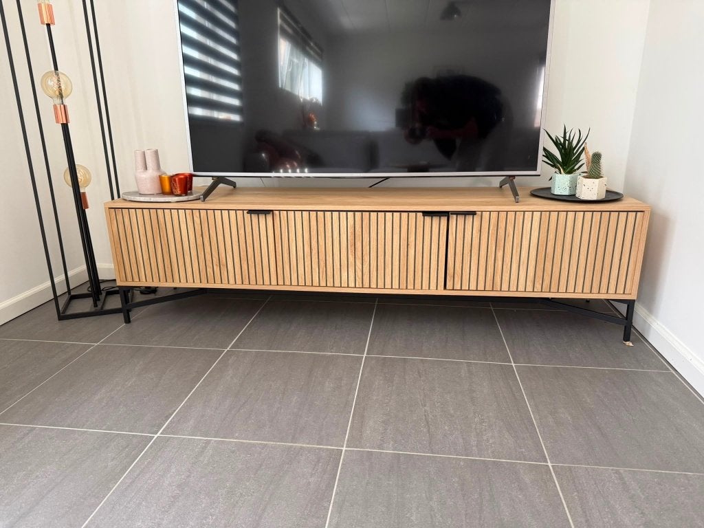 TV-meubel zo goed als nieuw, Ophalen, 150 tot 200 cm, Eikenhout, Zo goed als nieuw