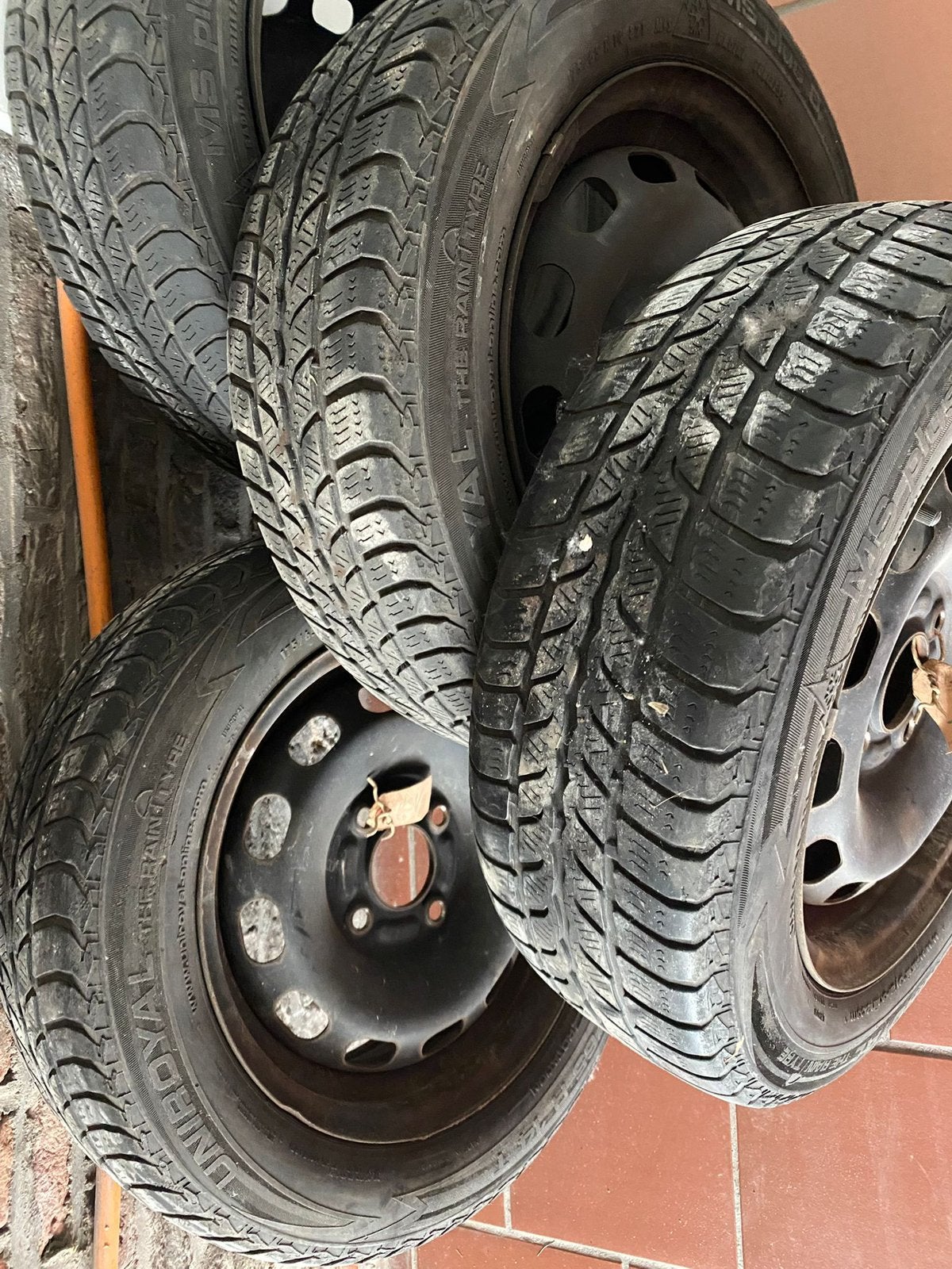 175/65 R14 82T winterbanden met velg, ford fiesta, Autos : Pièces & Accessoires, Pneus & Jantes, Pneus et Jantes, Pneus hiver