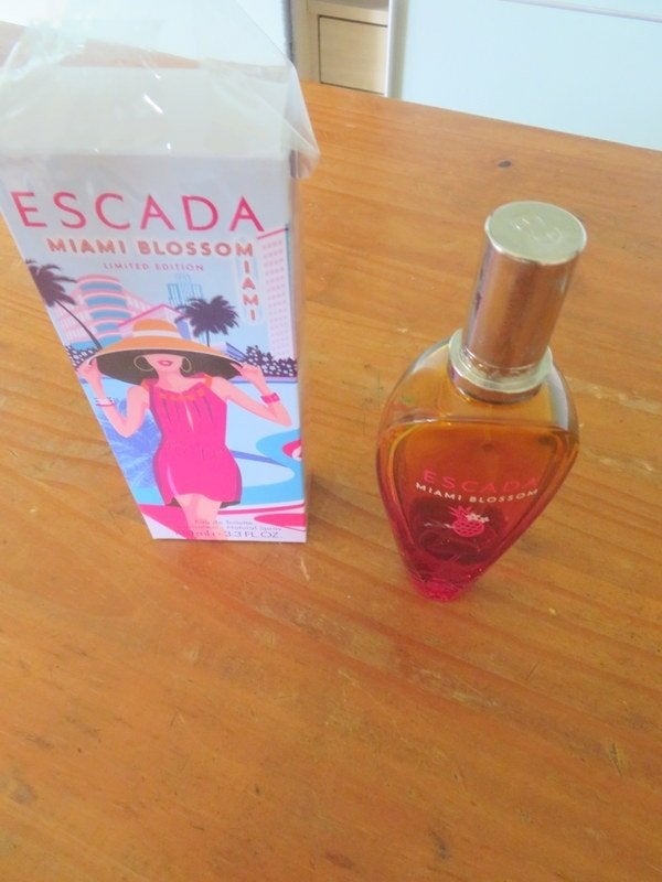 parfum Escada "Miami Blossom", Ophalen of Verzenden, Gebruikt, Parfumfles