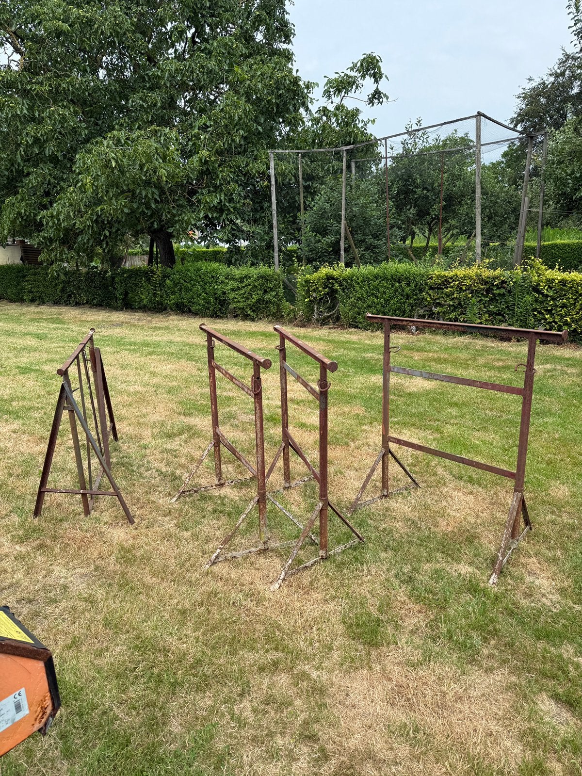 Degelijke stalen metsersschragen / werk-schragen (set van 4), Doe-het-zelf en Bouw, Steigers, Ophalen, Gebruikt, Overige typen
