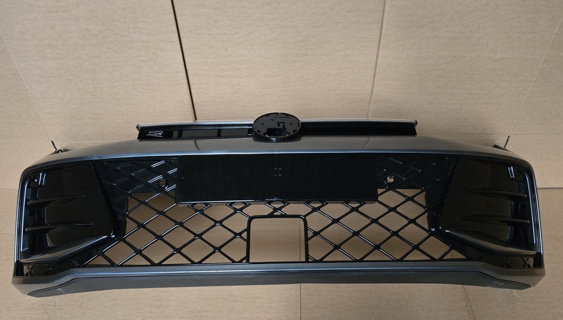 Voorbumper VW Passat B9 R-LINE 6xPDC LED 3J0807221B BUMPER, Gebruikt, -, Ophalen of Verzenden, Bumper