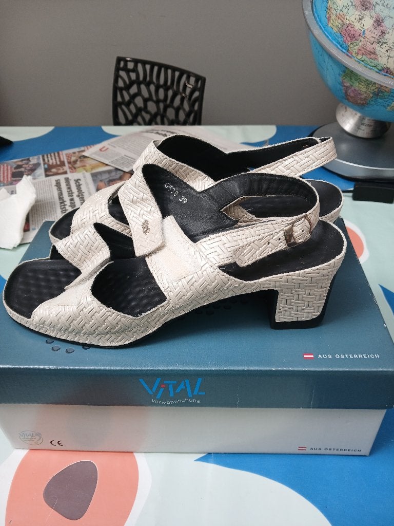 Schoenen vital, Kleding | Dames, Schoenen, Wit, Overige typen, Zo goed als nieuw, Ophalen