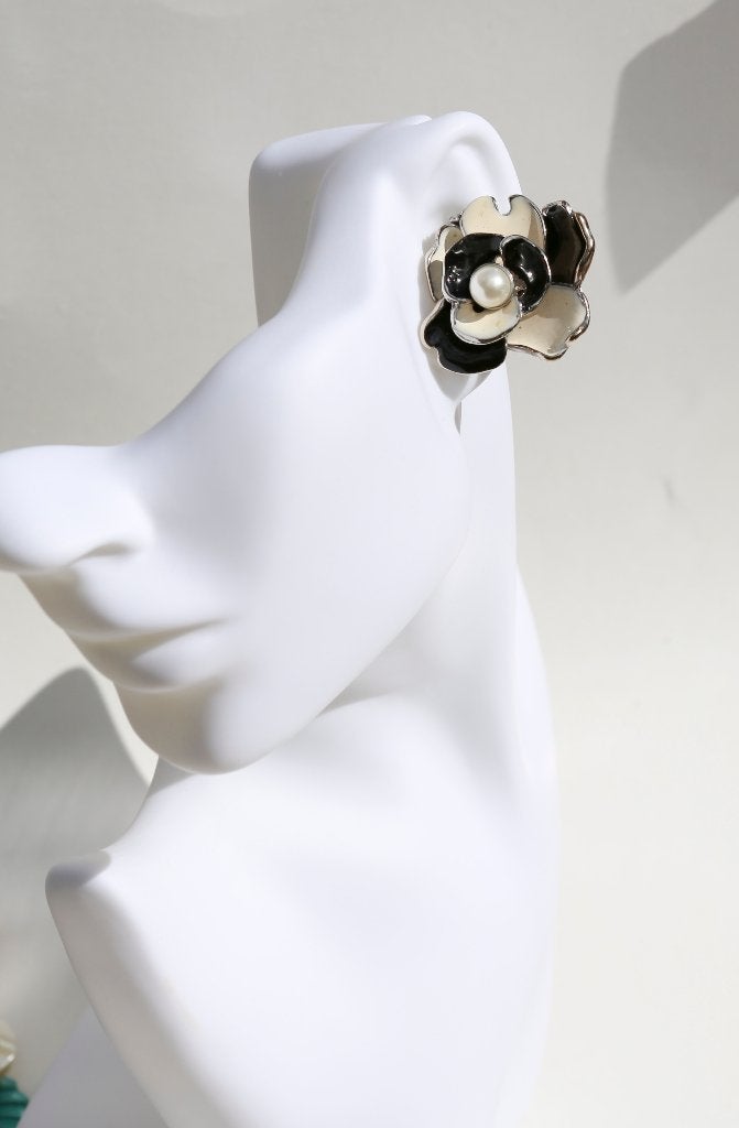 Mooie „" bloem "” oorbellen met clip”, Handtassen en Accessoires, Oorbellen, Ophalen of Verzenden, Nieuw, Zwart