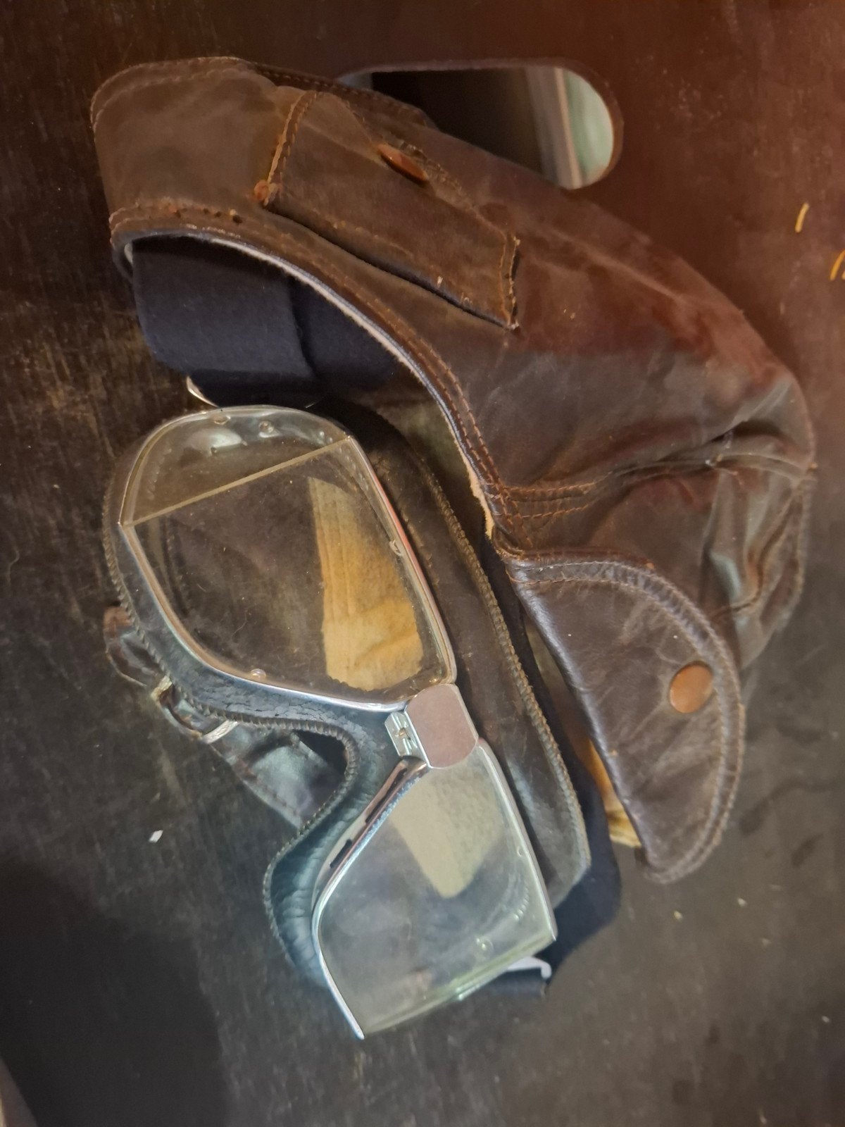 motor helm leer met bril, Ophalen