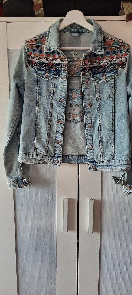 leuke jeansjas, Kleding | Dames, Ophalen of Verzenden, Nieuw, Maat 38/40 (M), Blauw