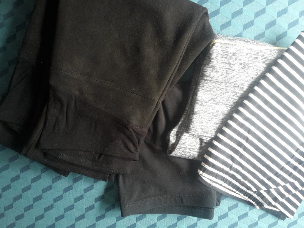 Zwangerschapsbroeken en -rokje, als nieuw, maat M/L, 5 stuks, Vêtements | Femmes, Taille 38/40 (M), Gris, Enlèvement ou Envoi