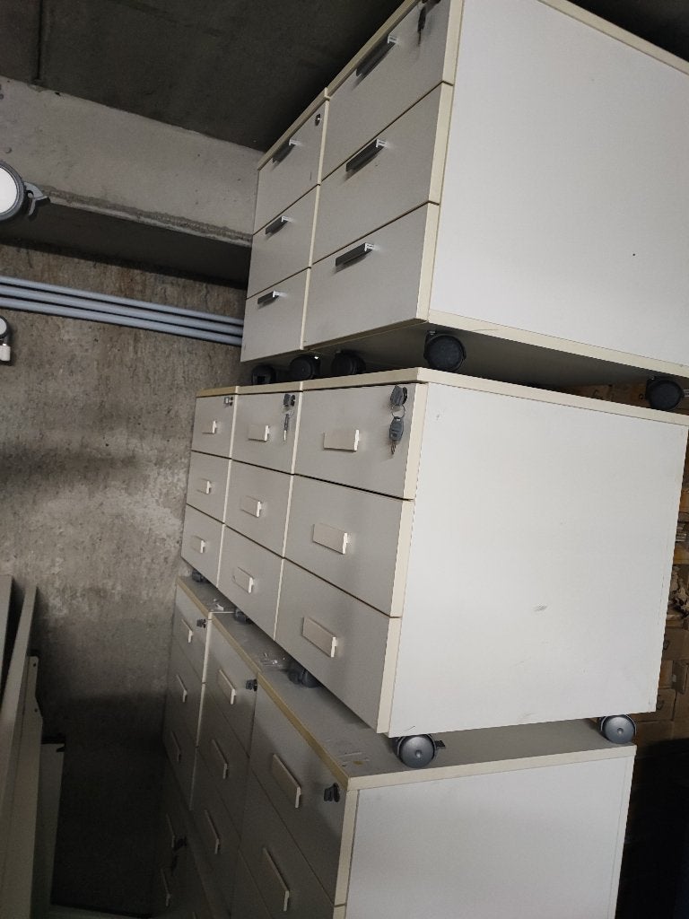 Divers meubles a vendre, Maison & Meubles, Bureaux, Autres marques, Enlèvement, Utilisé, Bureau-armoire combiné