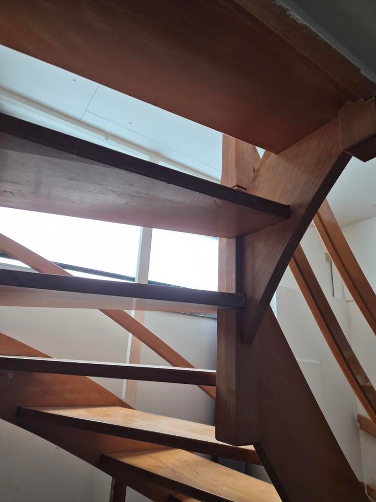 Escalier en bois a donné comme bois de chauffage