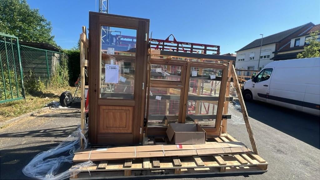 Ensemble porte et chassis en bois -  Meranti, Neuf, 160 cm ou plus, Fenêtre de façade ou Vitre, Enlèvement