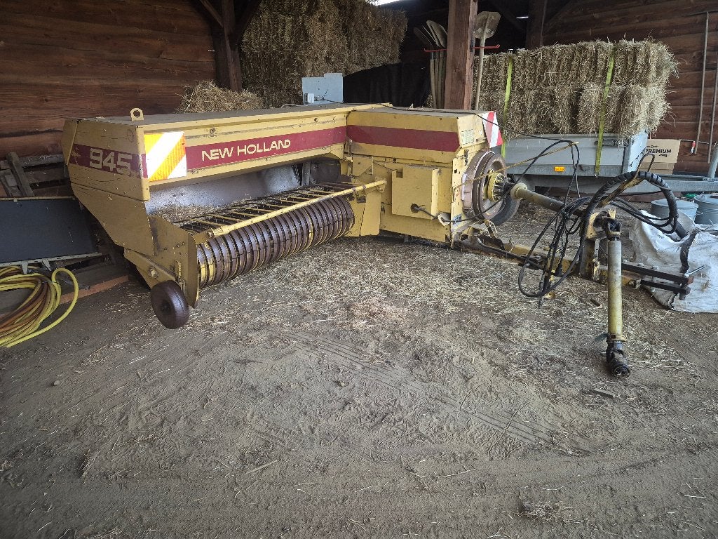 Hooipres new holland 945, Ophalen, Weidebouw