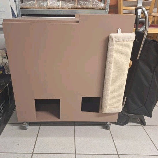 ◼️Zelfgemaakte kattenkast op wieltjes met krabmat opzij, Animaux & Accessoires, Enlèvement, Chat
