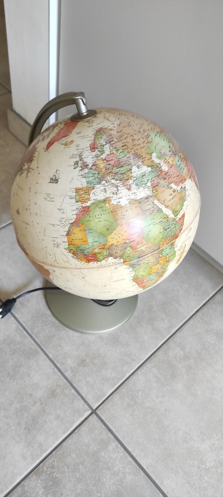 Klassieke verlichte wereldbol van het bekende Italiaanse mer, Ophalen of Verzenden, Educatief
