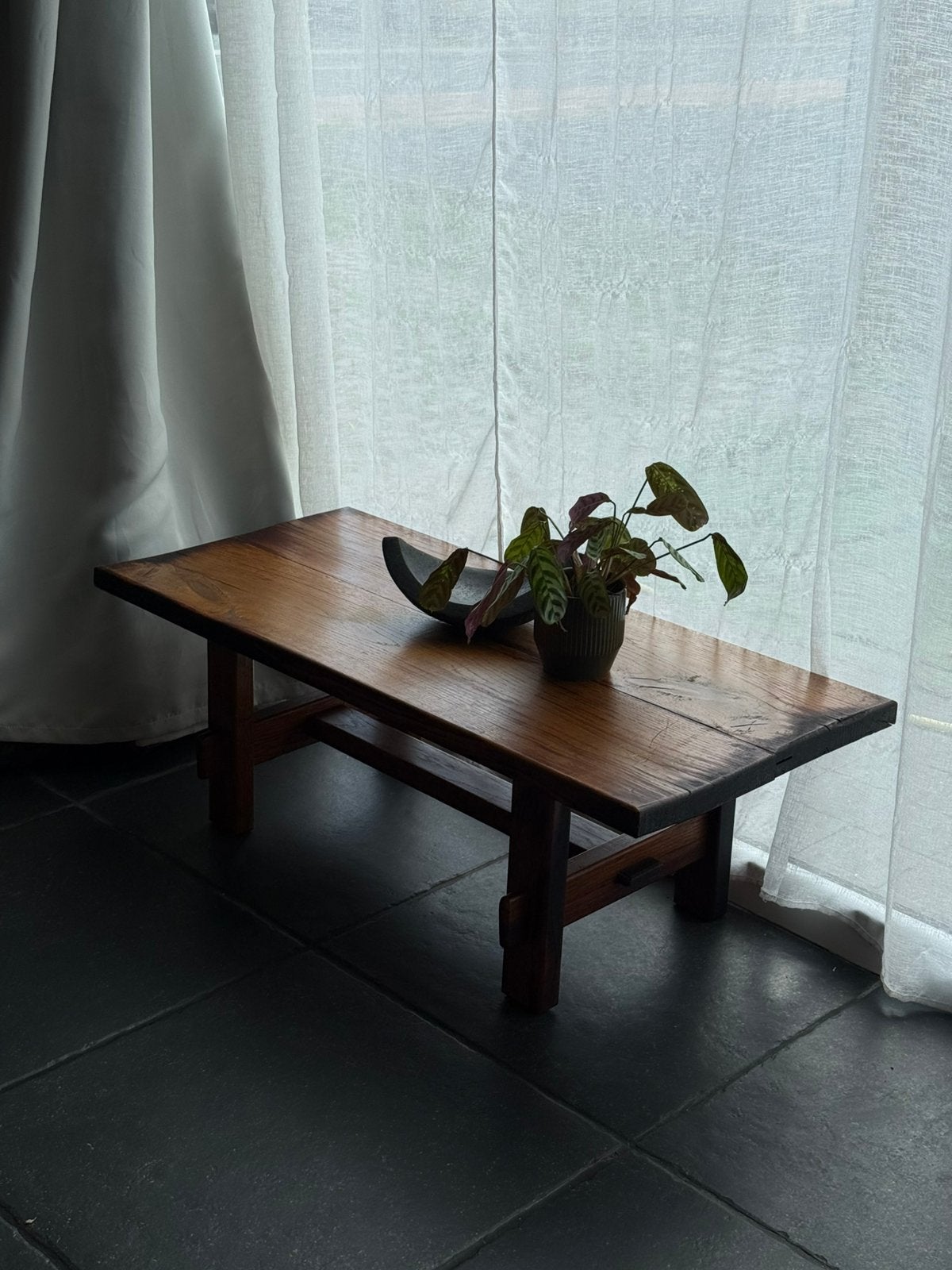 Vintage Japanse Brutalist Salon Tafel - Massief Hout, Huis en Inrichting, Tafels | Salontafels, Ophalen, Zo goed als nieuw