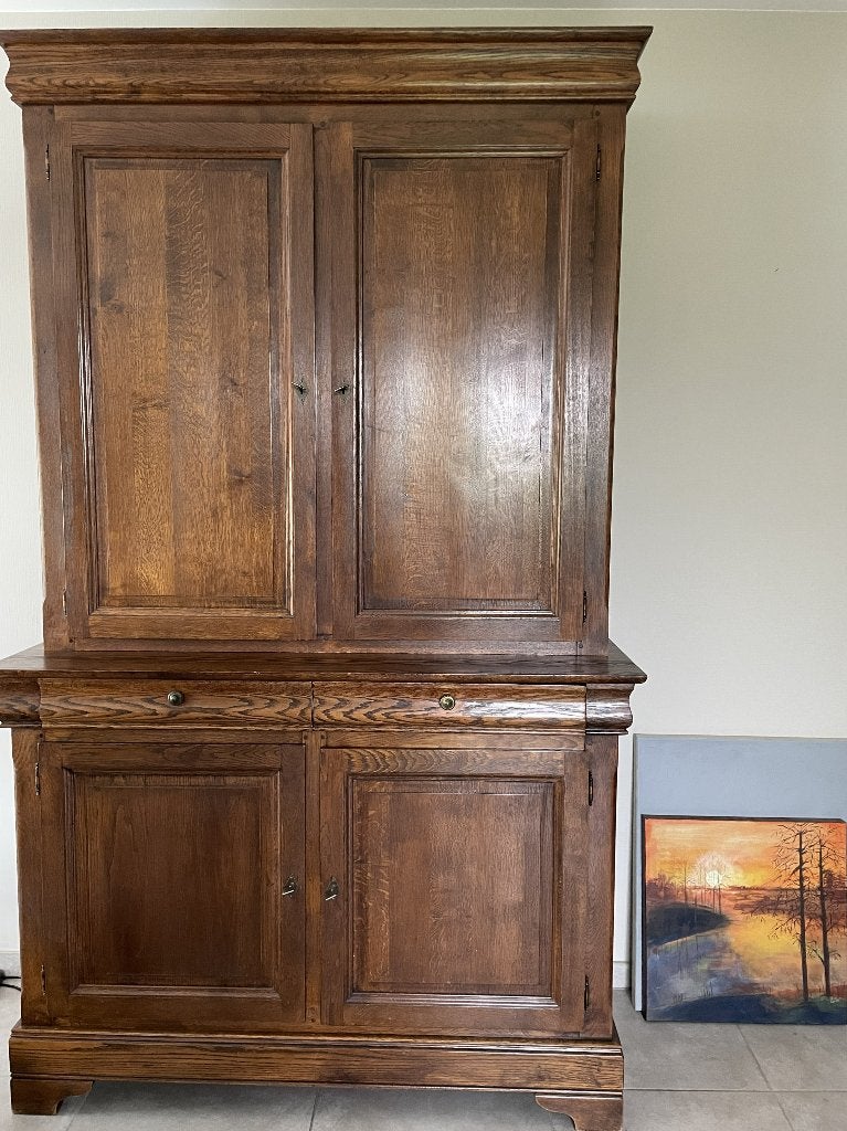 Grand dressoir avec deux corps d'armoire, Enlèvement