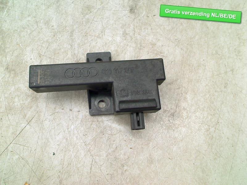 ANTENNE keyless entry Audi A8 (D4) (8K0907247), Auto-Union-Straße  1,
85057  Ingolstadt, DE, Info@audi.de, Audi, Utilisé