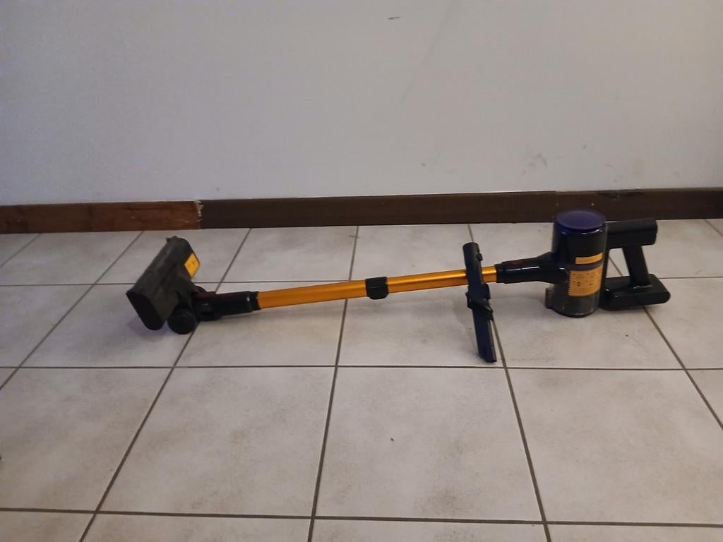 Stofzuiger dyson, Ophalen, Zo goed als nieuw, Reservoir, 2000 watt of meer