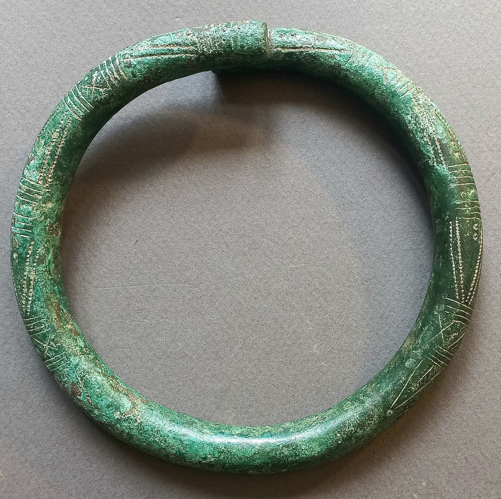 Archéologie. Bracelet de bras celte. 8-6e s. avt J-C. 13,5cm, Enlèvement ou Envoi, Bronze
