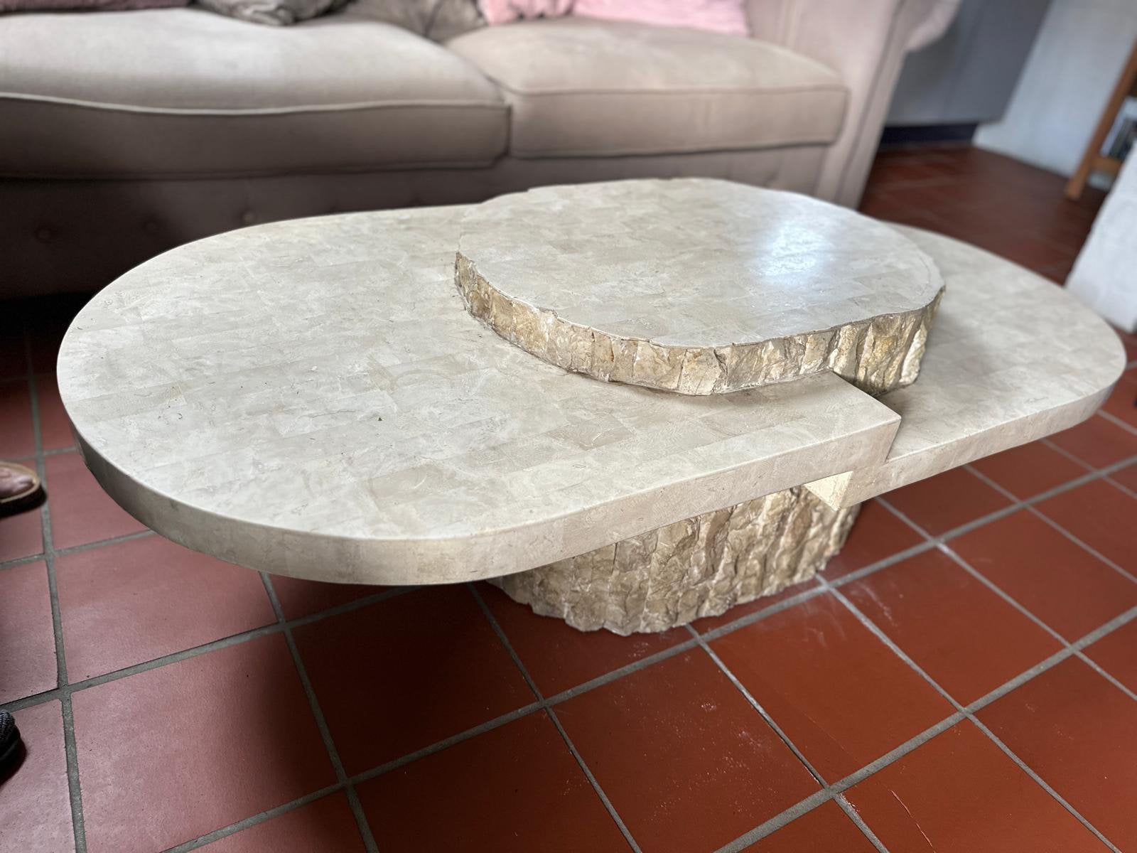 Mactan stenen tafel - Travertijn, Ophalen