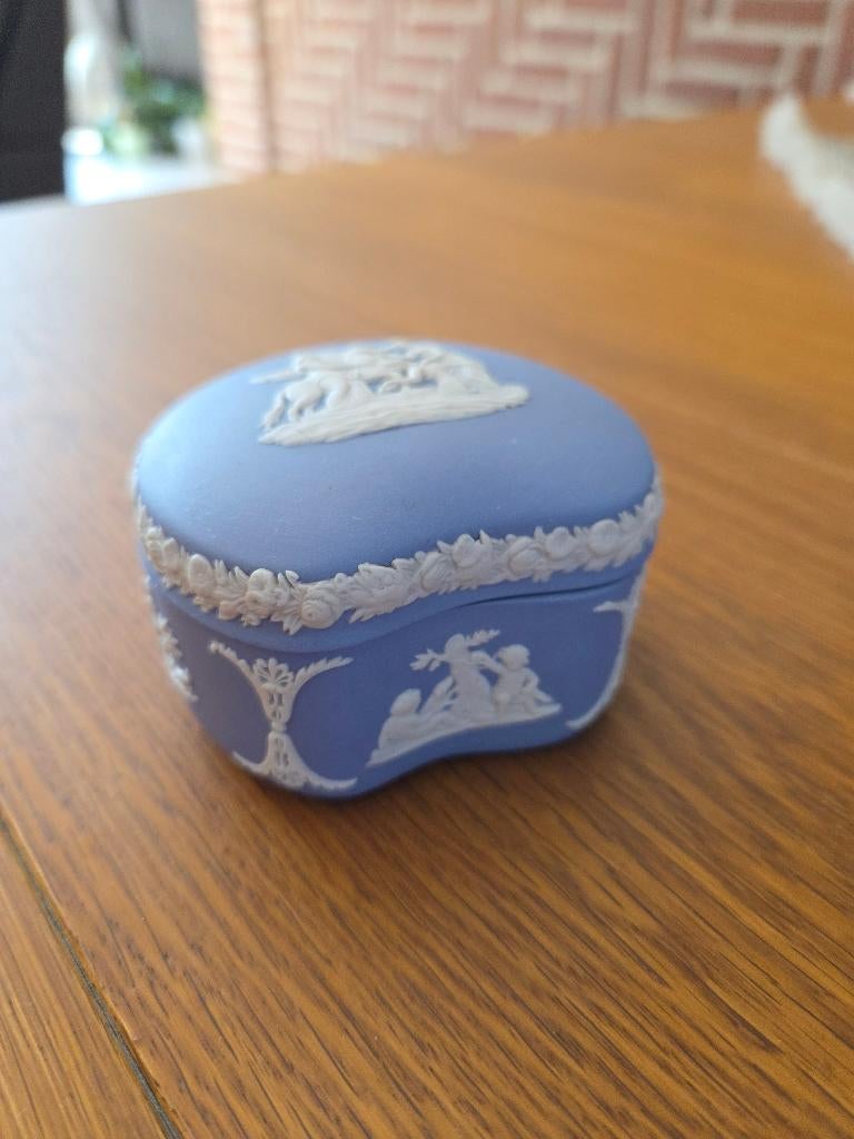 Wedgwood, Ophalen